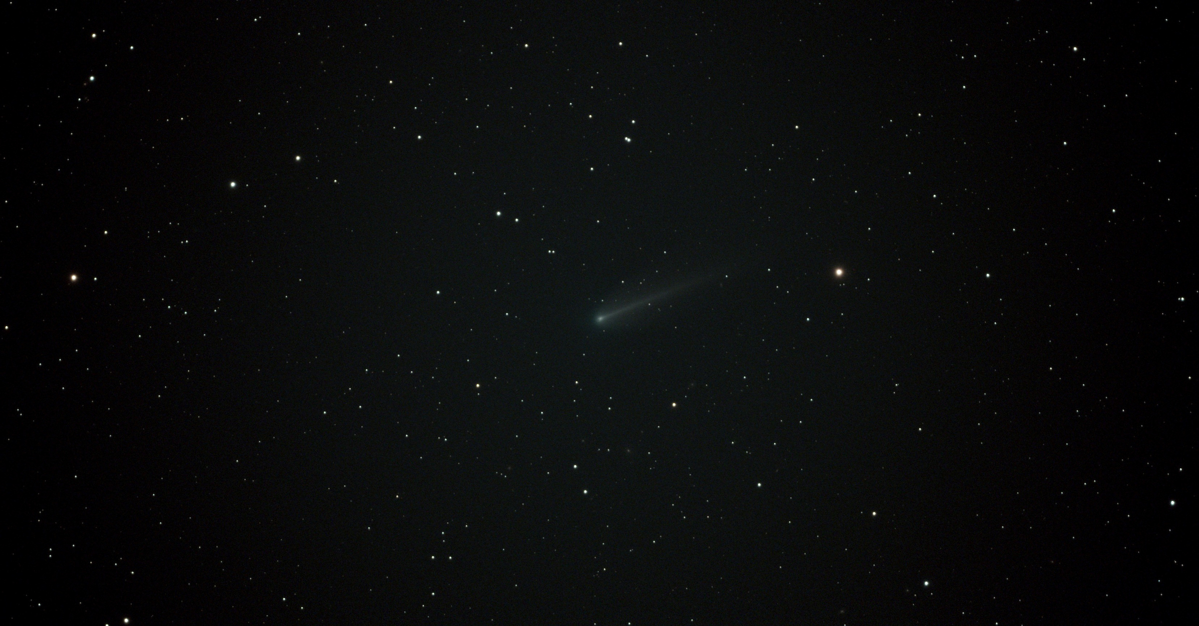 Comet 220P/McNaught viewed from my backyard with a Vespera 3 Telescope. Composite of 127 exposures (1270 sec).