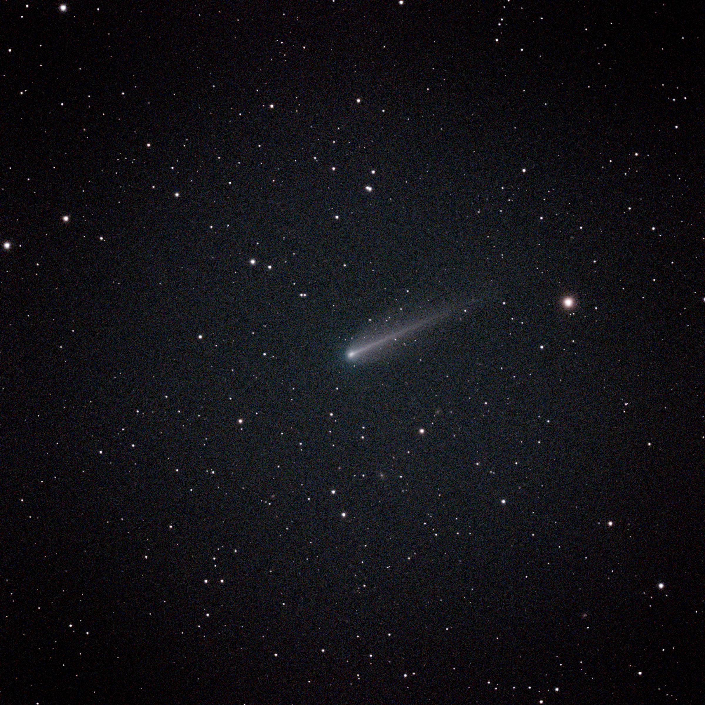 Comet 220P/McNaught viewed from my backyard with a Vespera Pro 2 Telescope. Composite of 129 exposures (1290 sec). Straight out of the telescope image. 