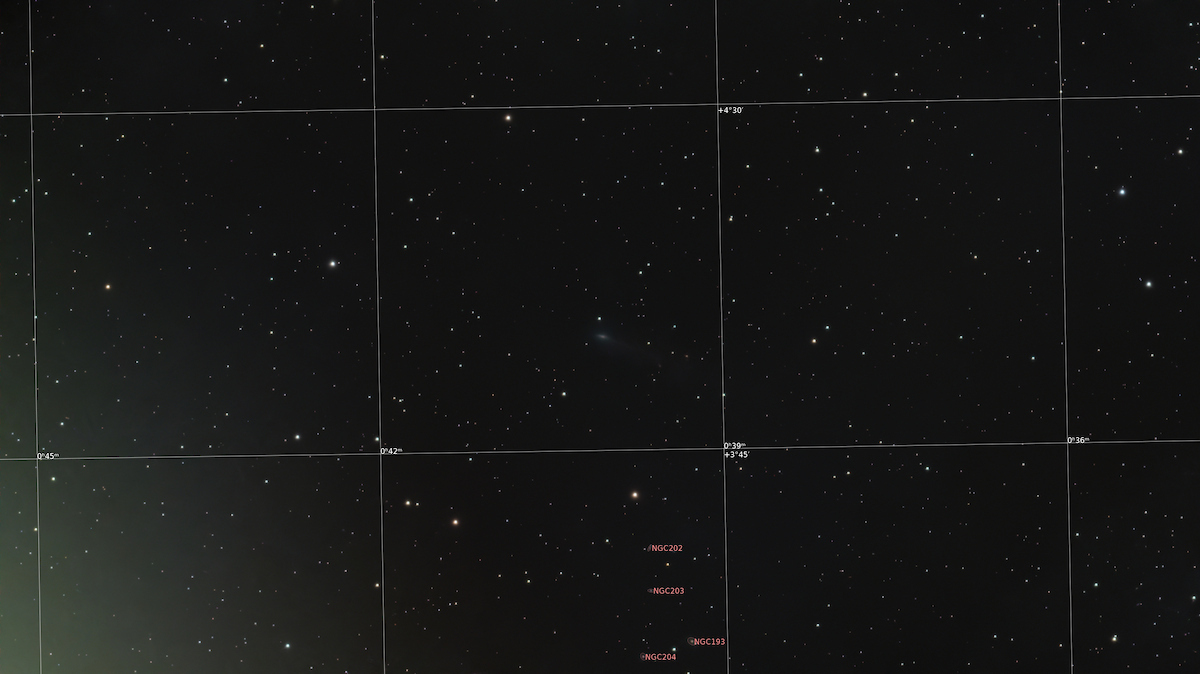 Comet 220P/McNaught viewed from my backyard with a Vespera 3 Telescope. Frames: 0189; Total exposure time: 1880 sec.